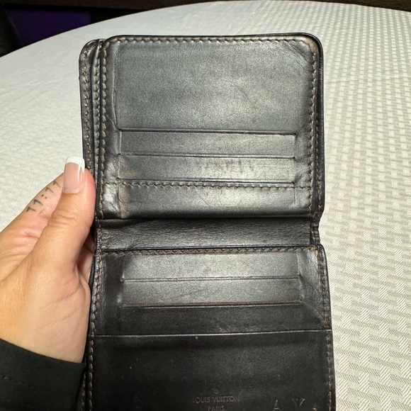Louis Vuitton brown men’s bifold wallet - Picture 7 of 9